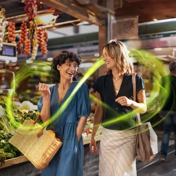 phonak-audeo-infinio-sfeer-woman-shopping-onlinehearingaids